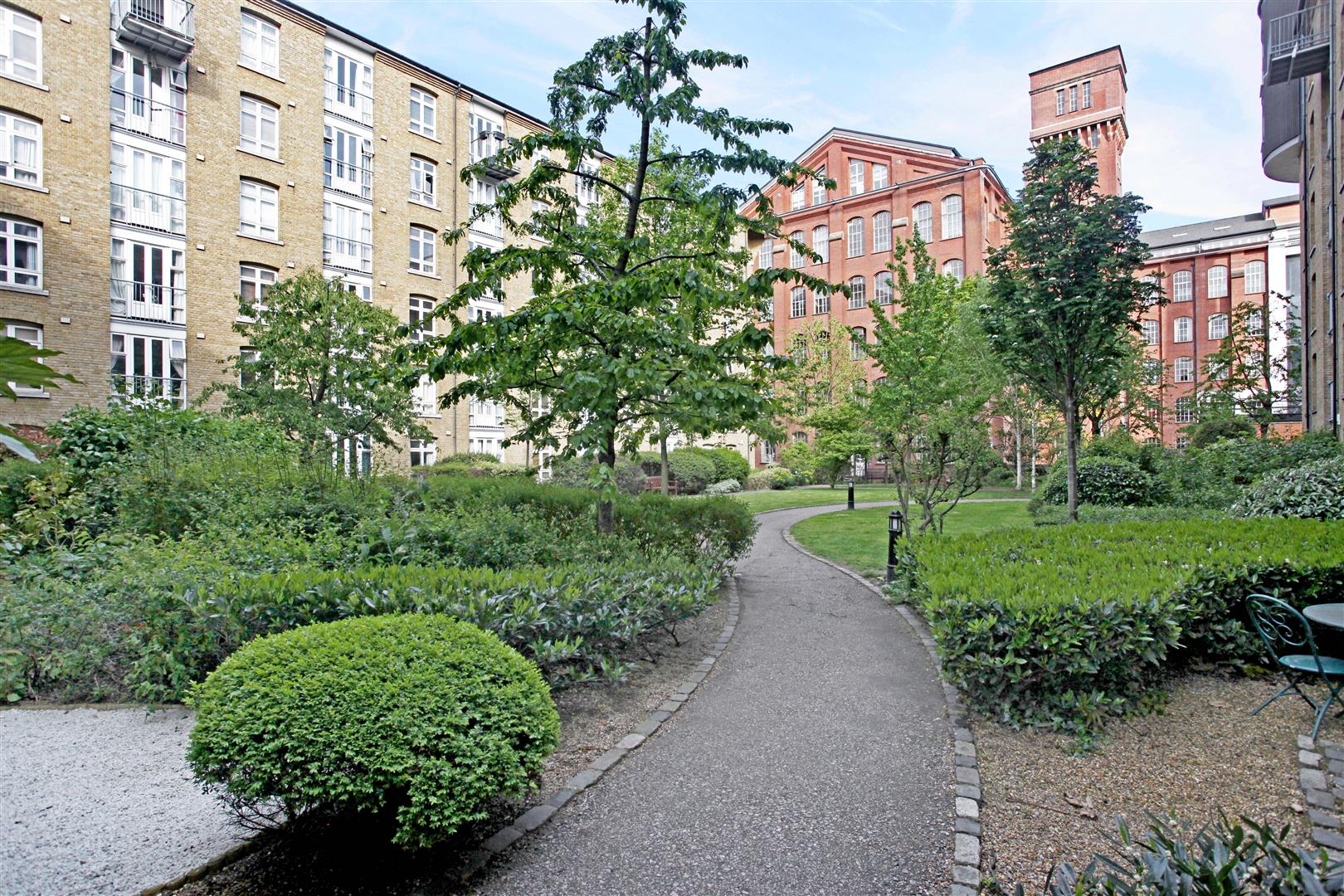 2 bed property in Park East Building, Bow Quarter